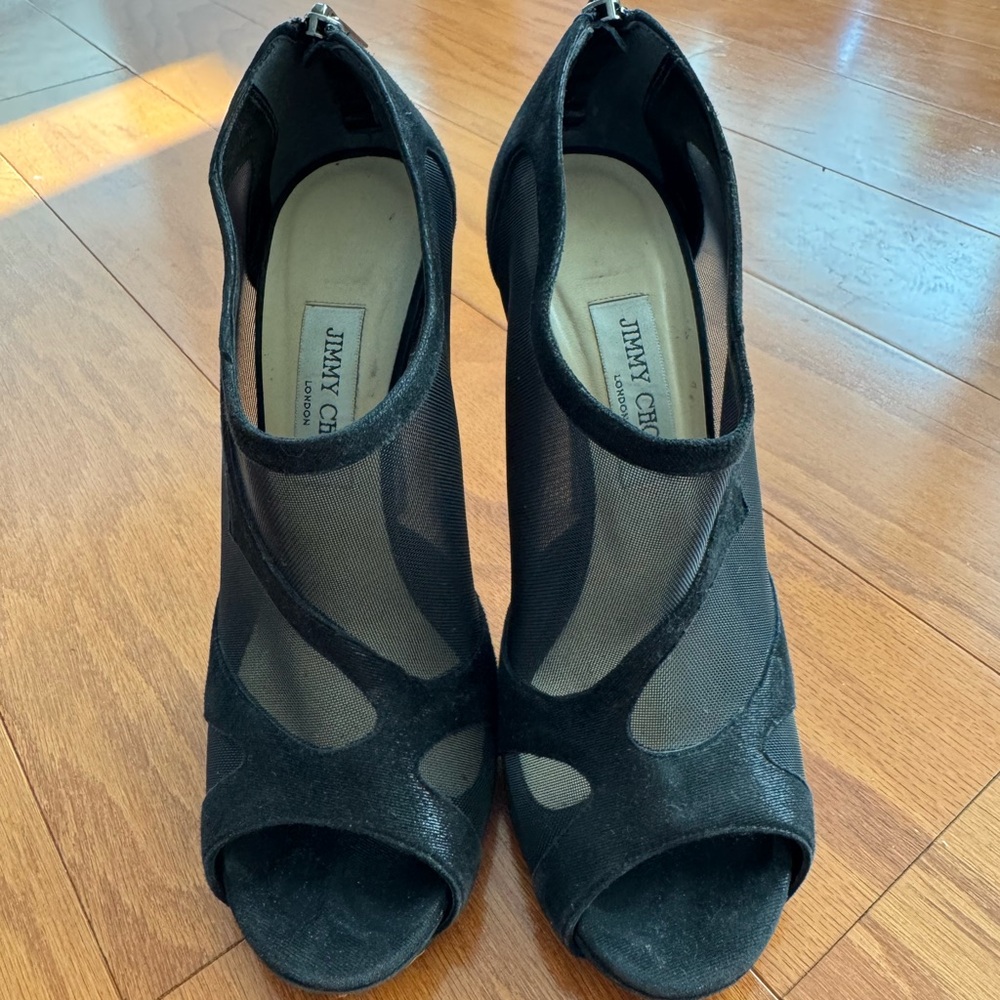 Jimmy Choo Black Heels Sleek Modern Design